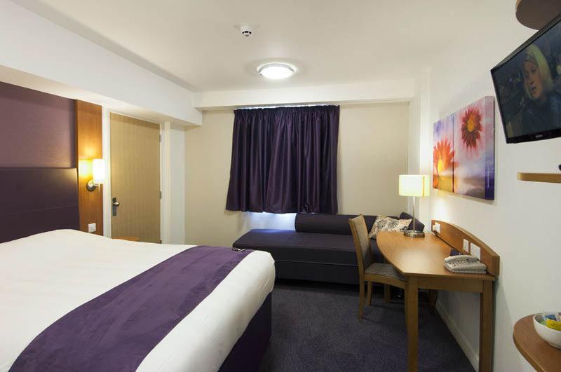 Premier Inn London Croydon West - Purley A23 Exterior photo